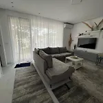 Rent Lalzy Bay * Durrës