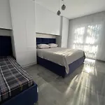 Rent Lalzy Bay Lägenhet
