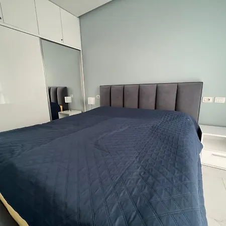 Rent Lalzy Bay Durrës