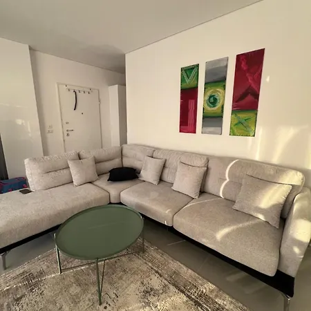 Rent Lalzy Bay * Durrës