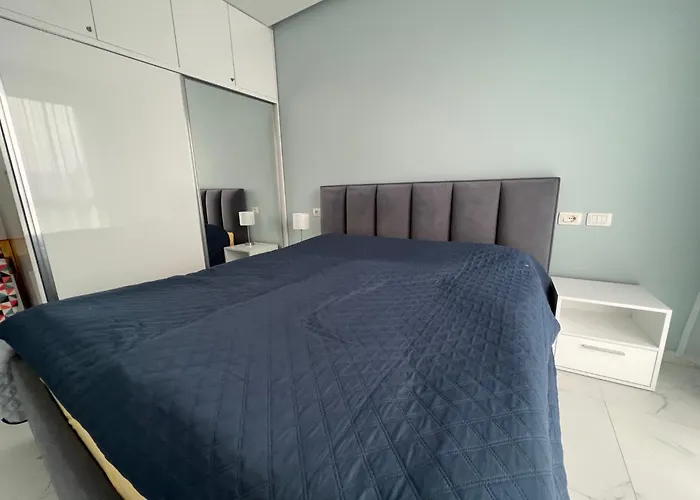 Rent Lalzy Bay Durrës