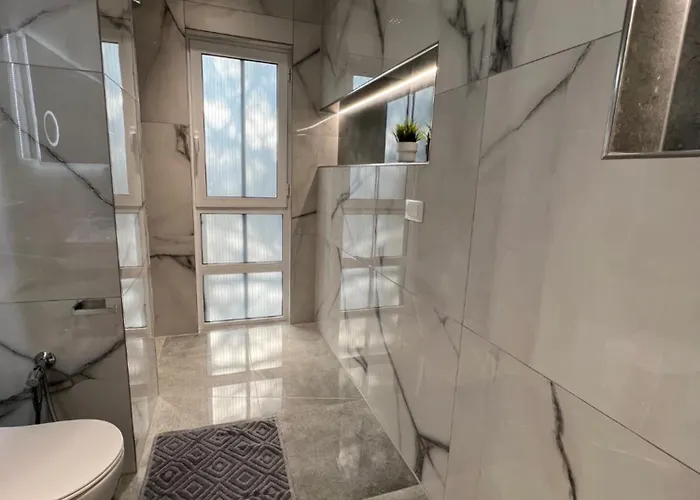 Rent Lalzy Bay Daire