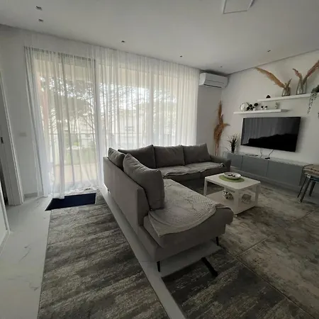 Rent Lalzy Bay * דורס