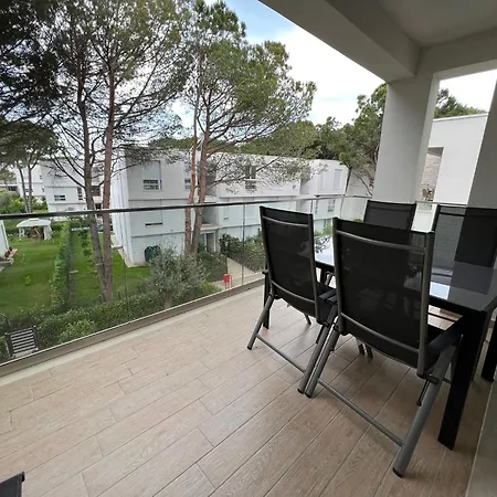 아파트 Rent Lalzy Bay *