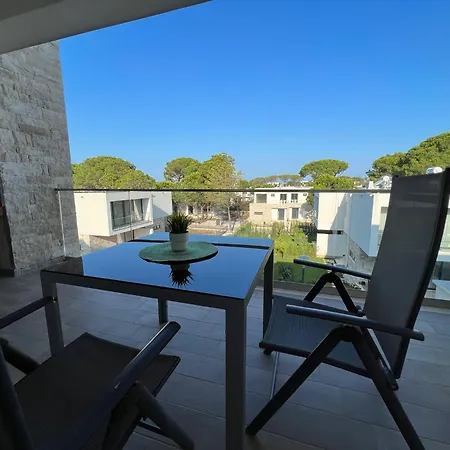 Rent Lalzy Bay *