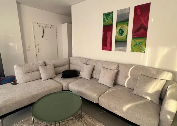 Rent Lalzy Bay * Durrës